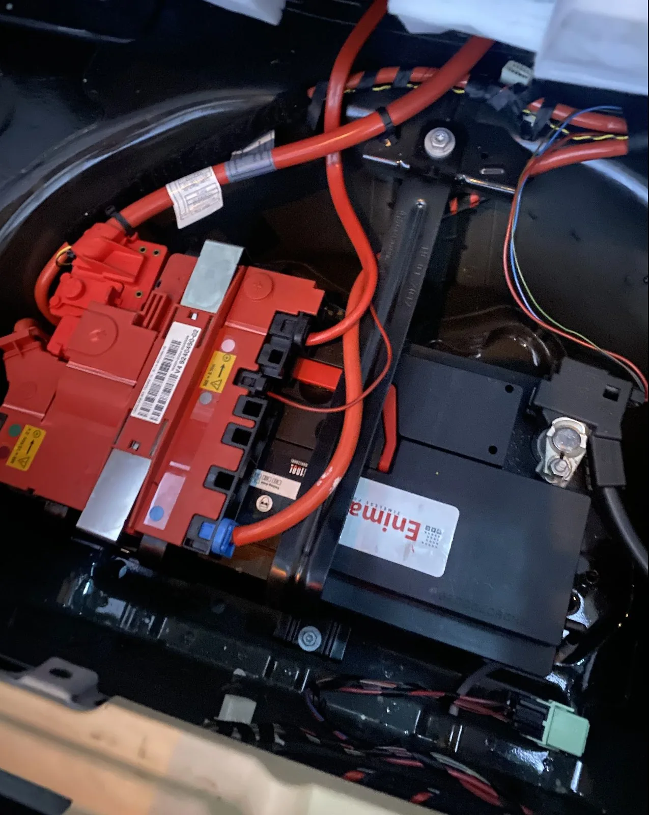 Ắc quy nước, EFB, AGM hay Lithium: xe Đức cần loại nào?