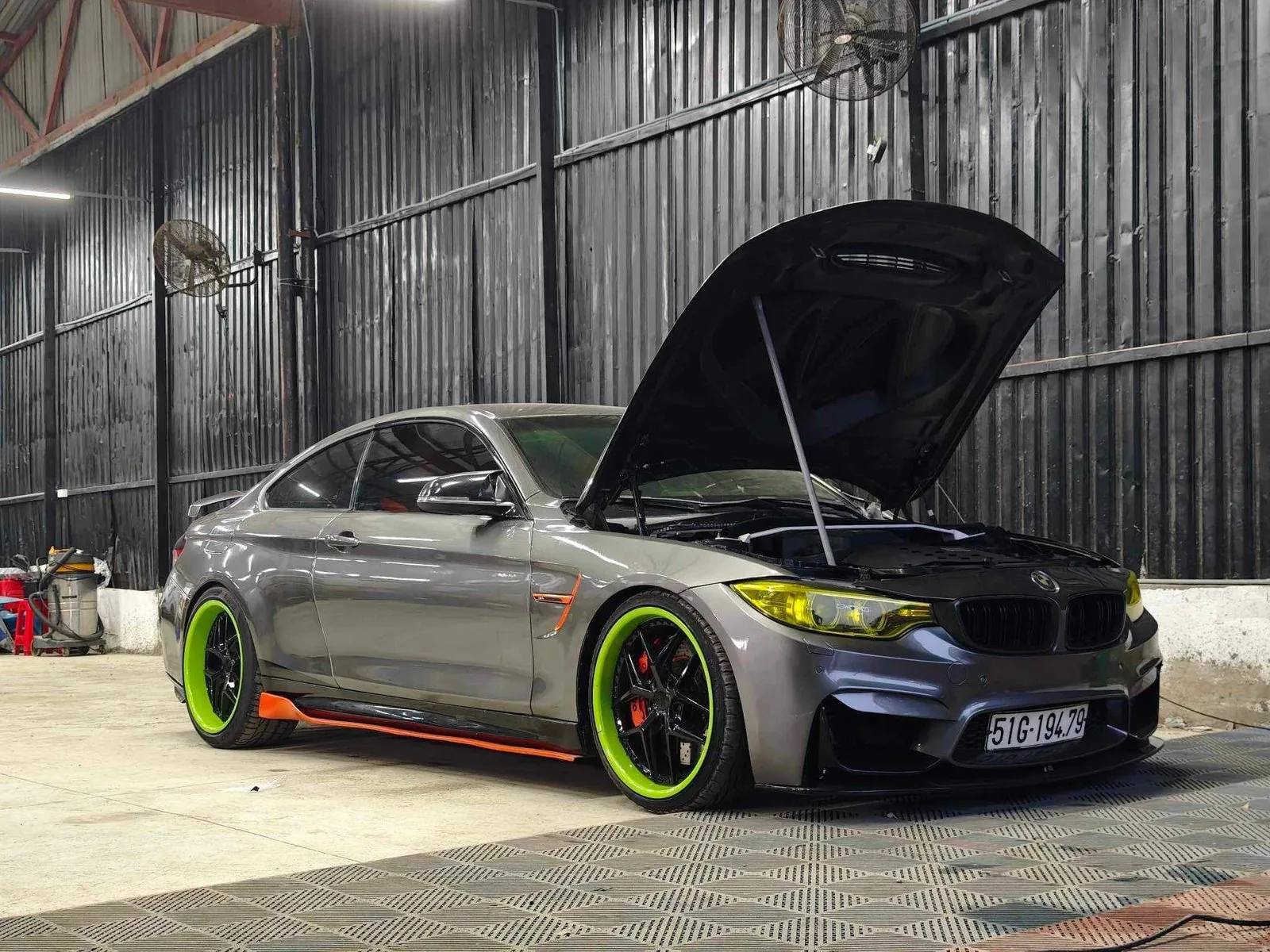BMW F32 được kiểm tra kỹ trước khi bắt đầu